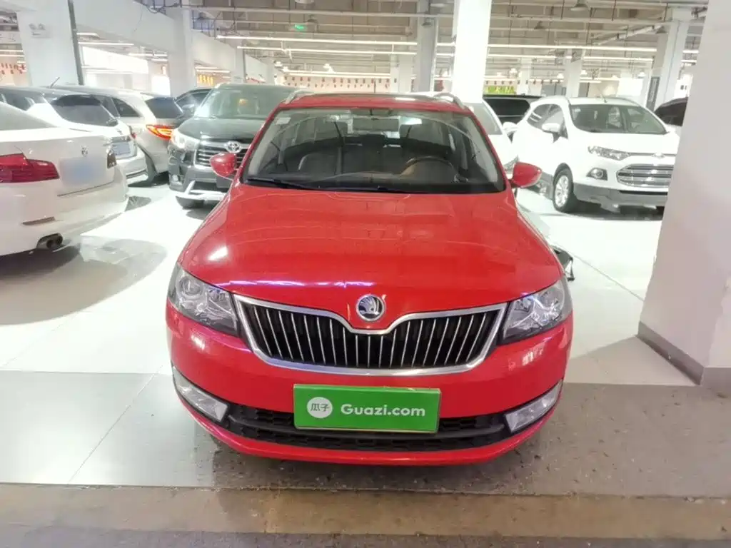 Skoda Rapid Spaceback — миниатюра 3