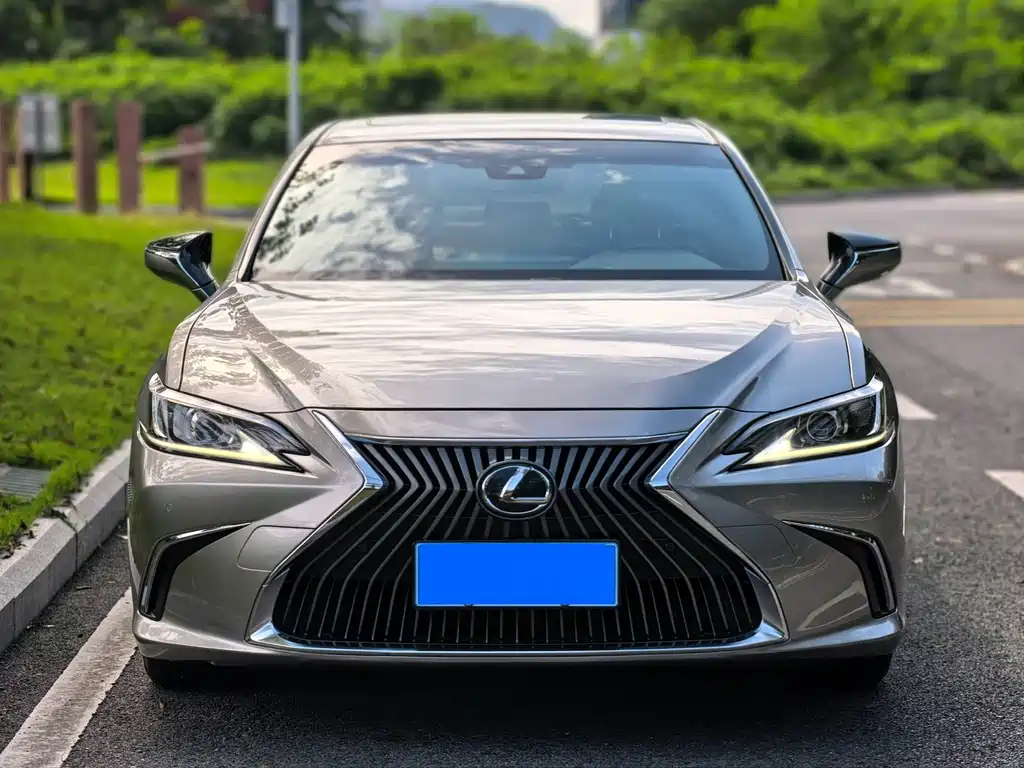 Lexus ES — миниатюра 2