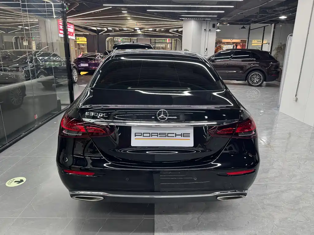 Mercedes-Benz E-Class — миниатюра 5