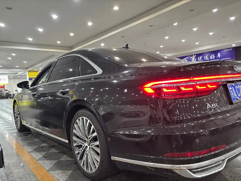 Audi A8 — миниатюра 7