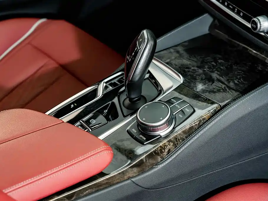 BMW 5 Series — миниатюра 18