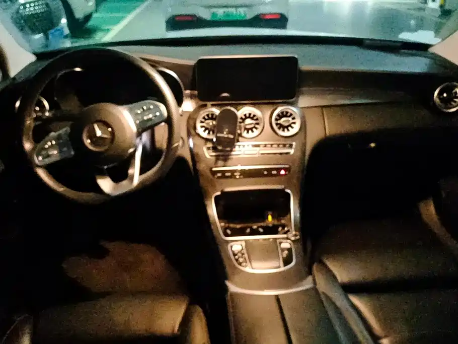 Mercedes-Benz C-Class — миниатюра 12