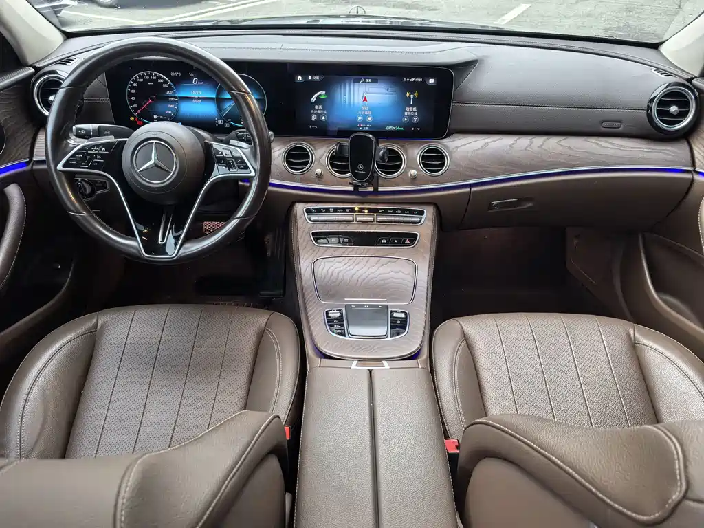 Mercedes-Benz E-Class — миниатюра 14