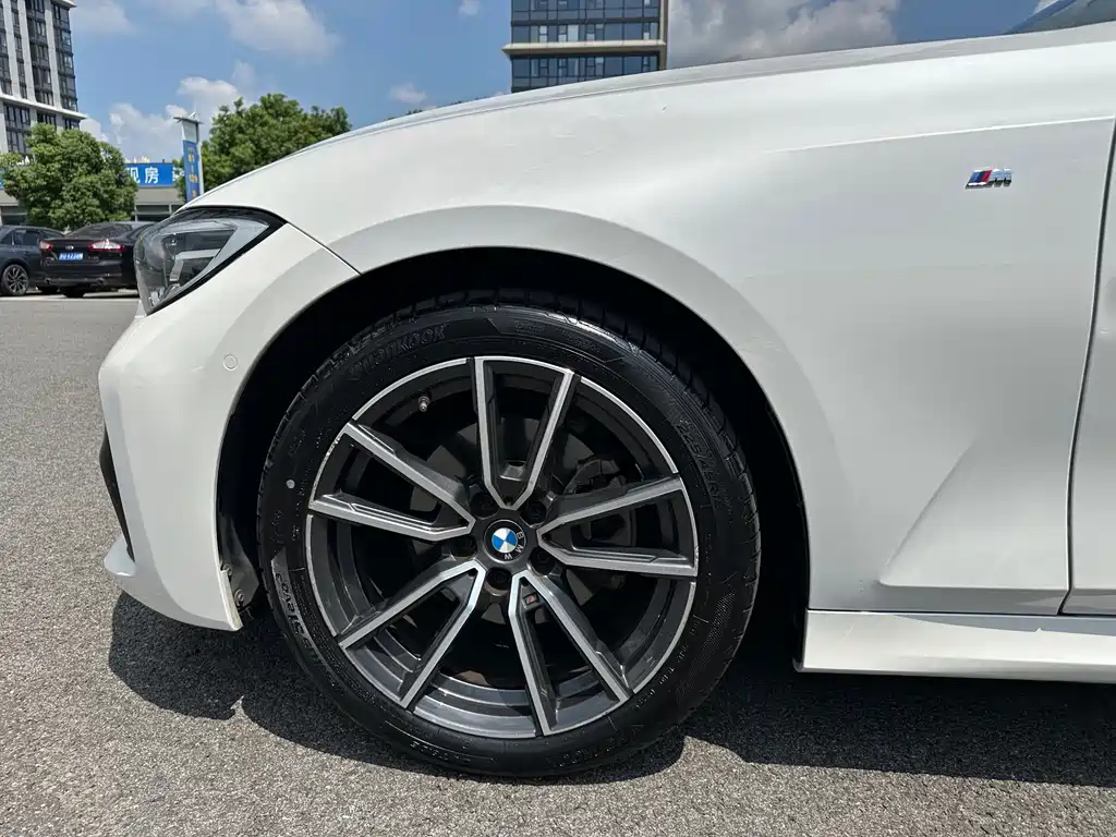 BMW 3 Series — миниатюра 8