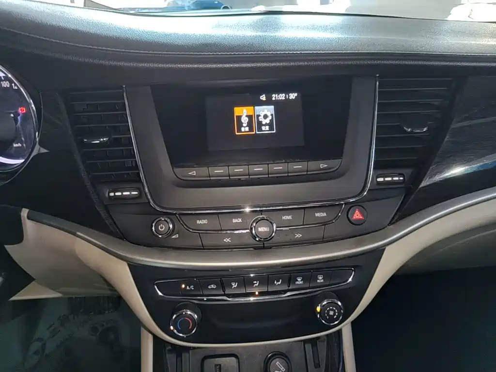 Buick Verano — миниатюра 13