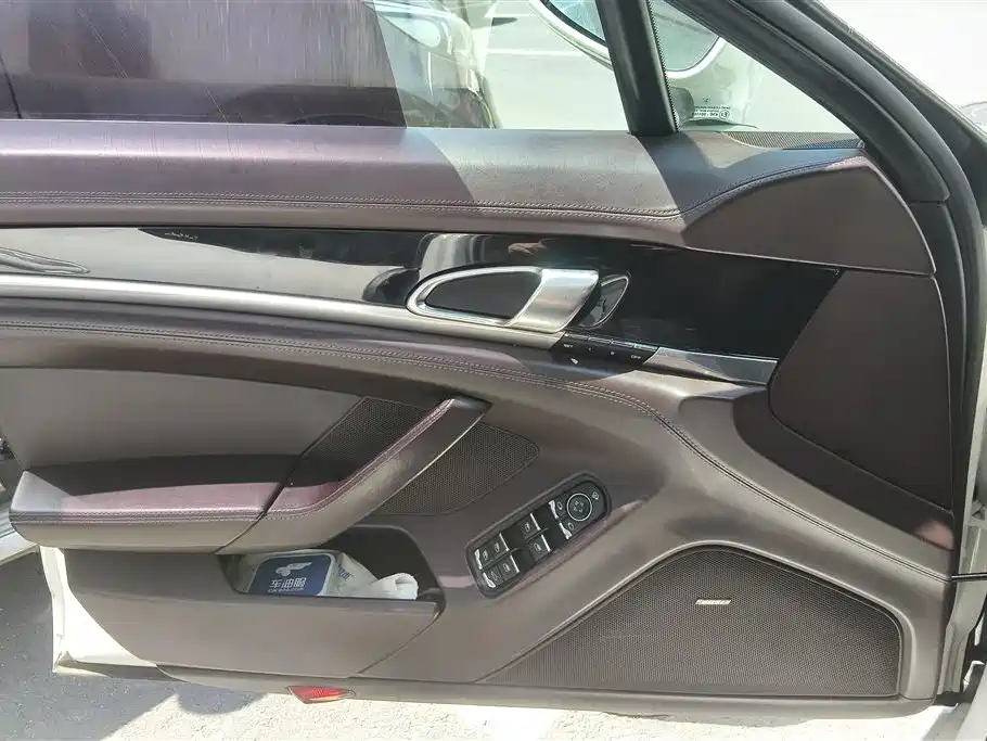 Porsche Panamera 2013 Panamera 4 Platinum Edition 3.6L