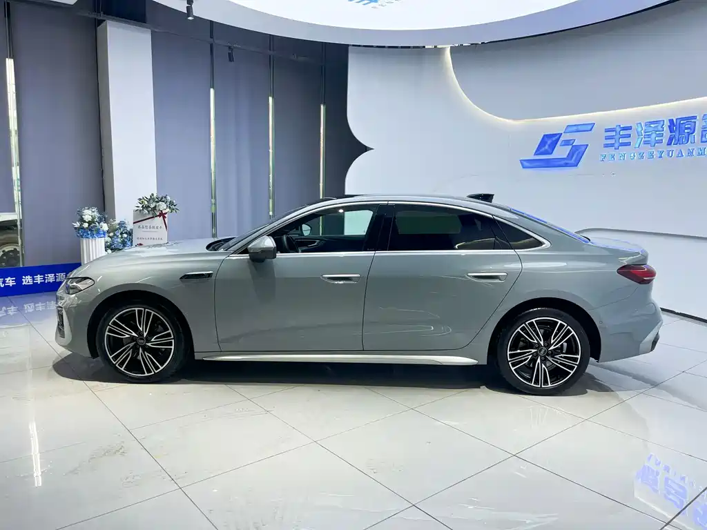 Audi A5L — миниатюра 3