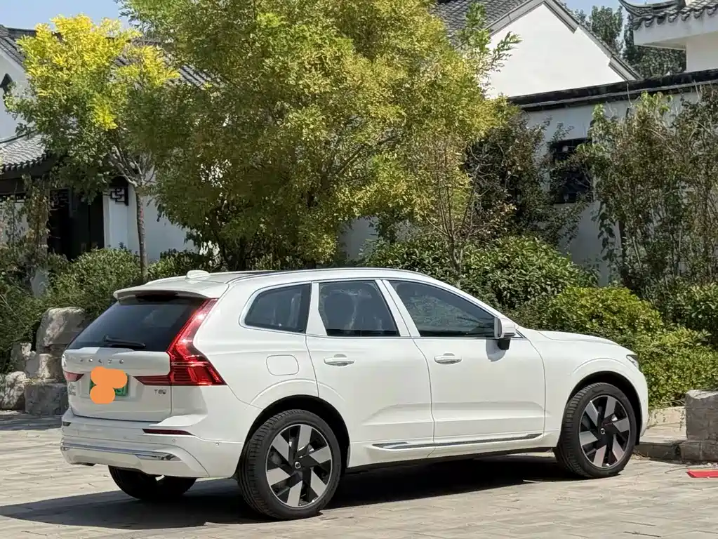 Volvo XC60 PHEV — миниатюра 15