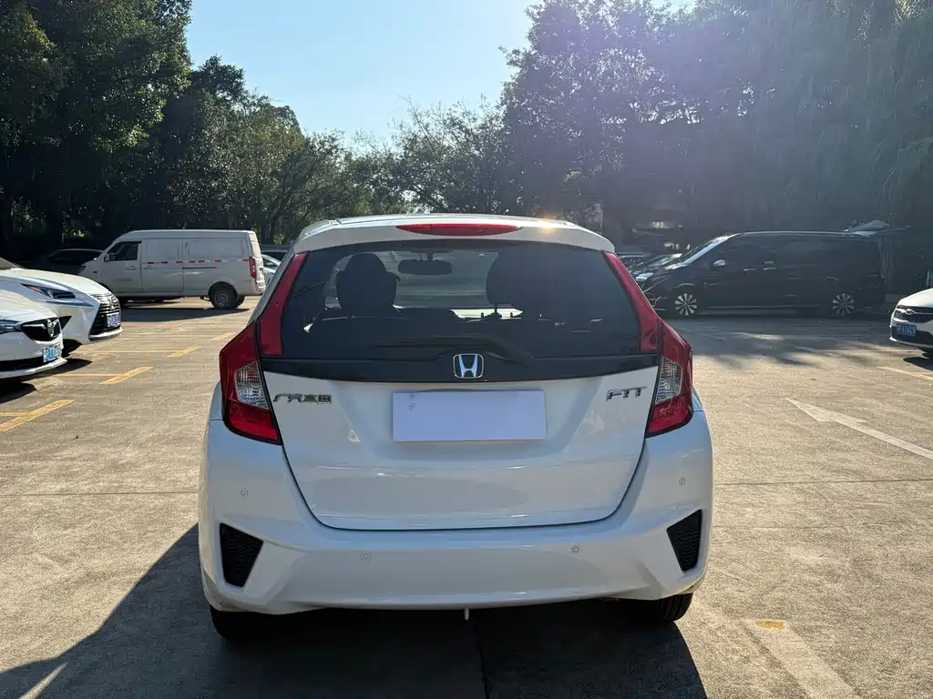 Honda Fit — миниатюра 8