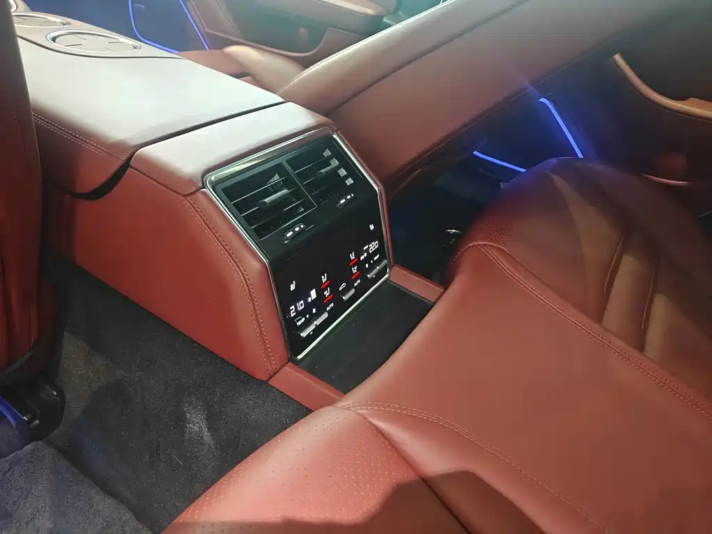 Porsche Panamera — миниатюра 5