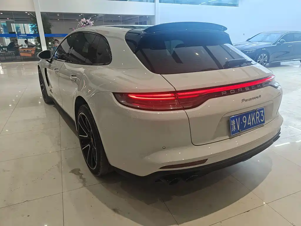 Porsche Panamera — миниатюра 6