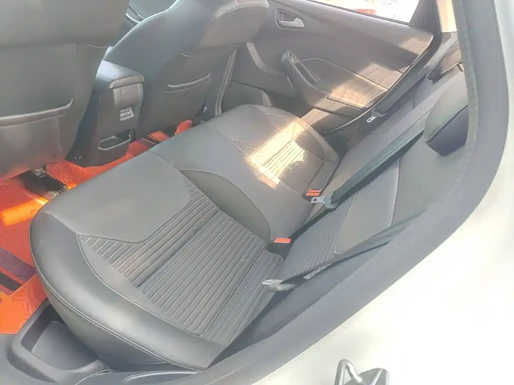 Ford Focus — миниатюра 17