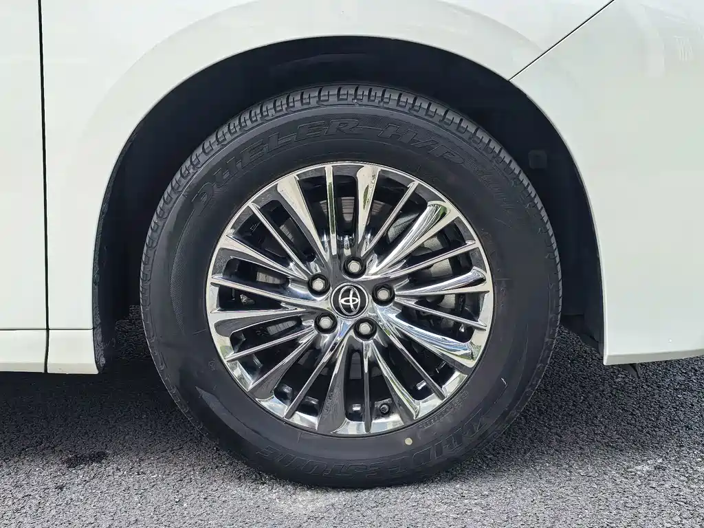 Toyota Alphard — миниатюра 4