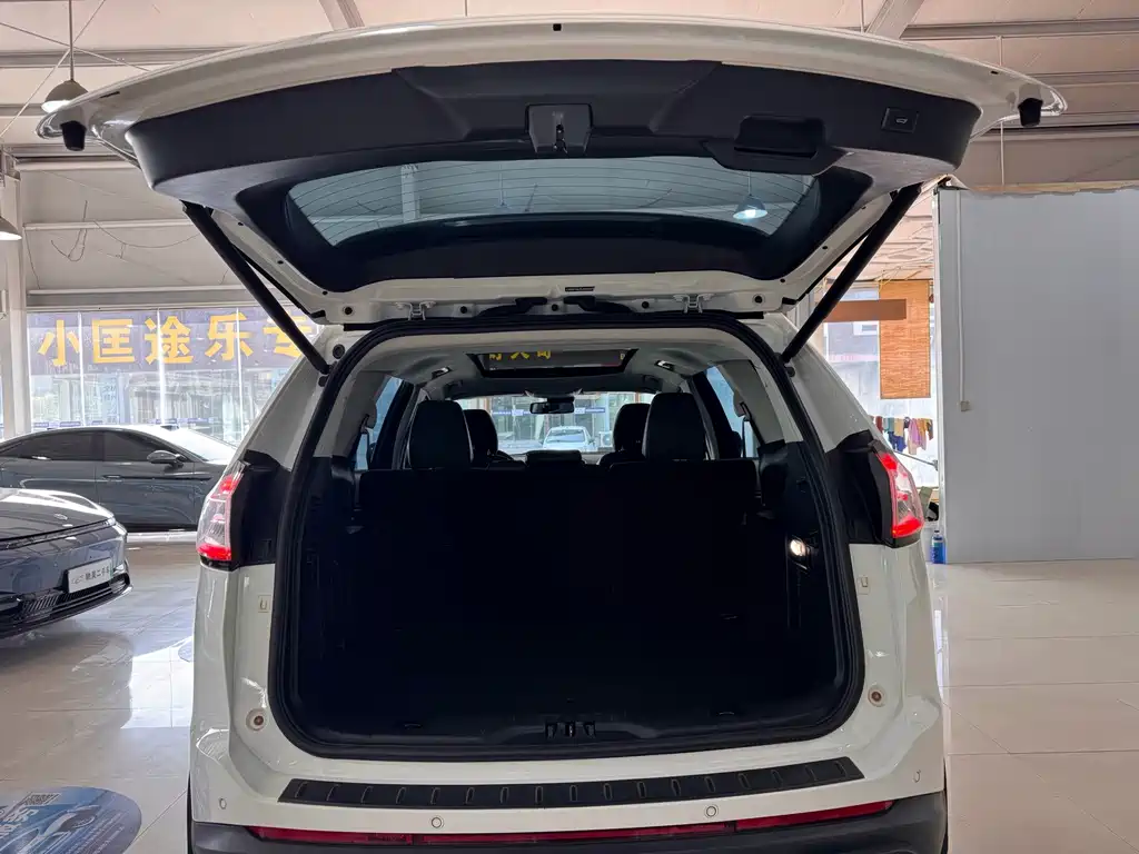 Ford Edge — миниатюра 16