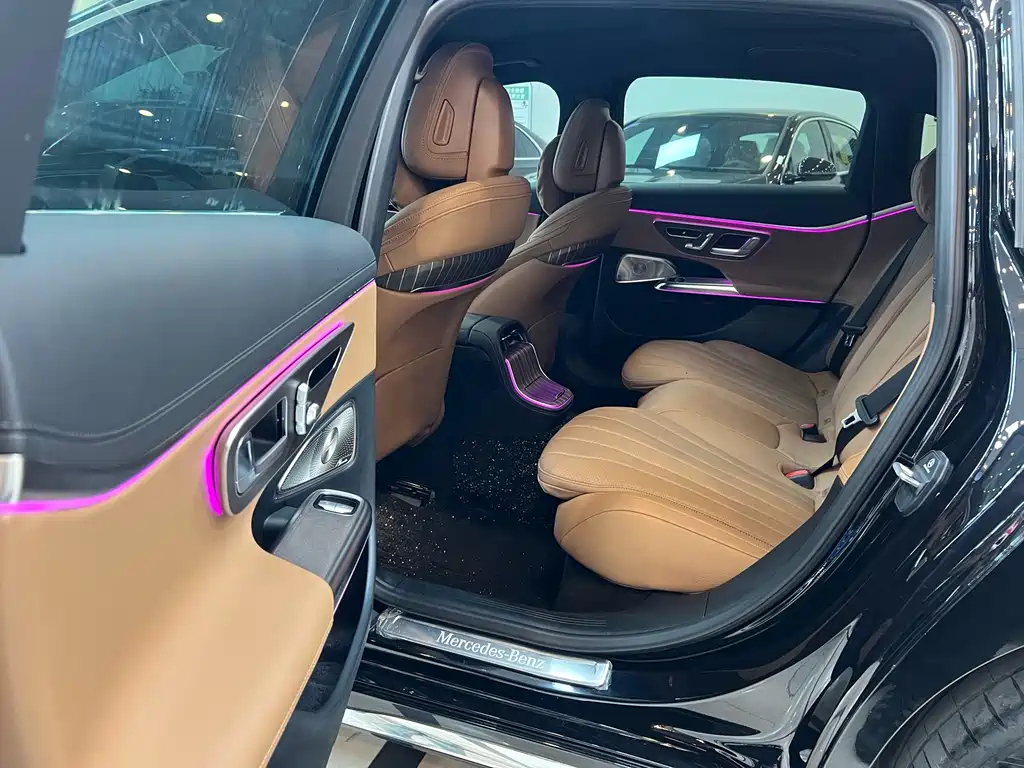 Mercedes-Benz E-Class — миниатюра 8
