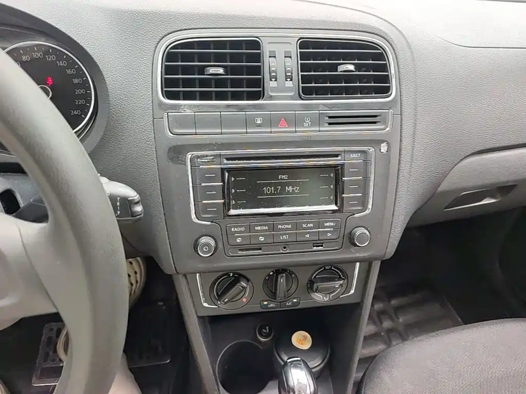 Volkswagen Polo — миниатюра 18