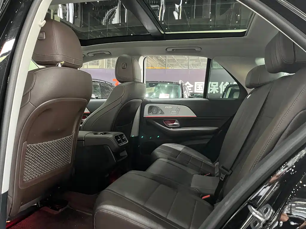 Mercedes-Benz GLE (Import) — миниатюра 10