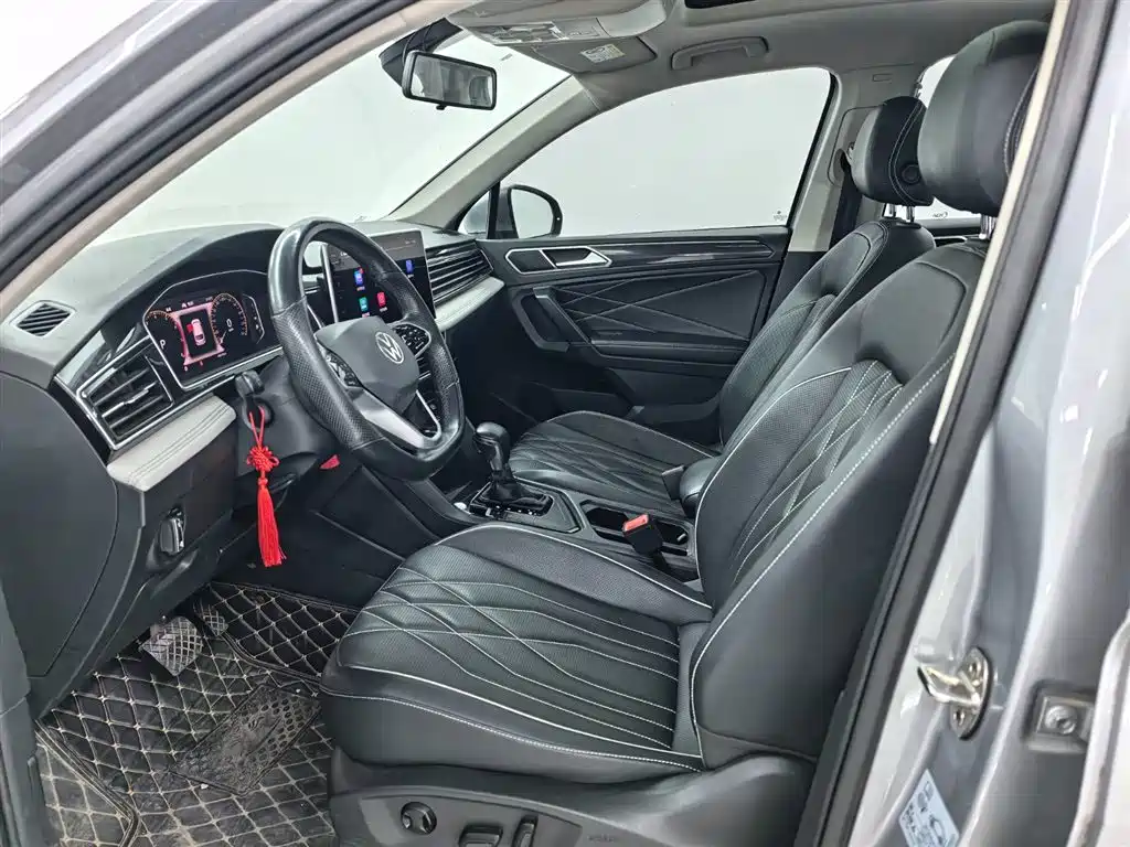 Volkswagen Tiguan L — миниатюра 11