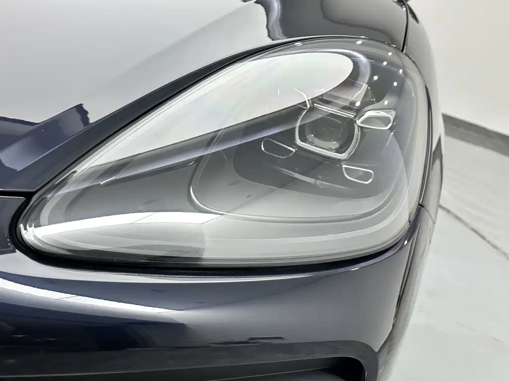 Porsche Cayenne — миниатюра 18