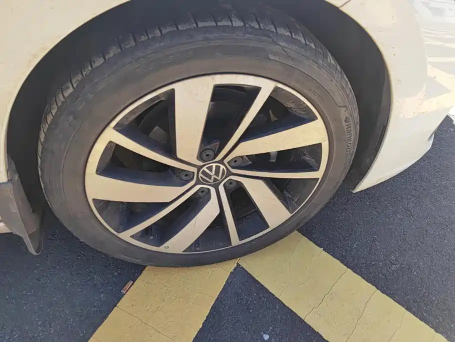 Volkswagen Sagitar — миниатюра 6