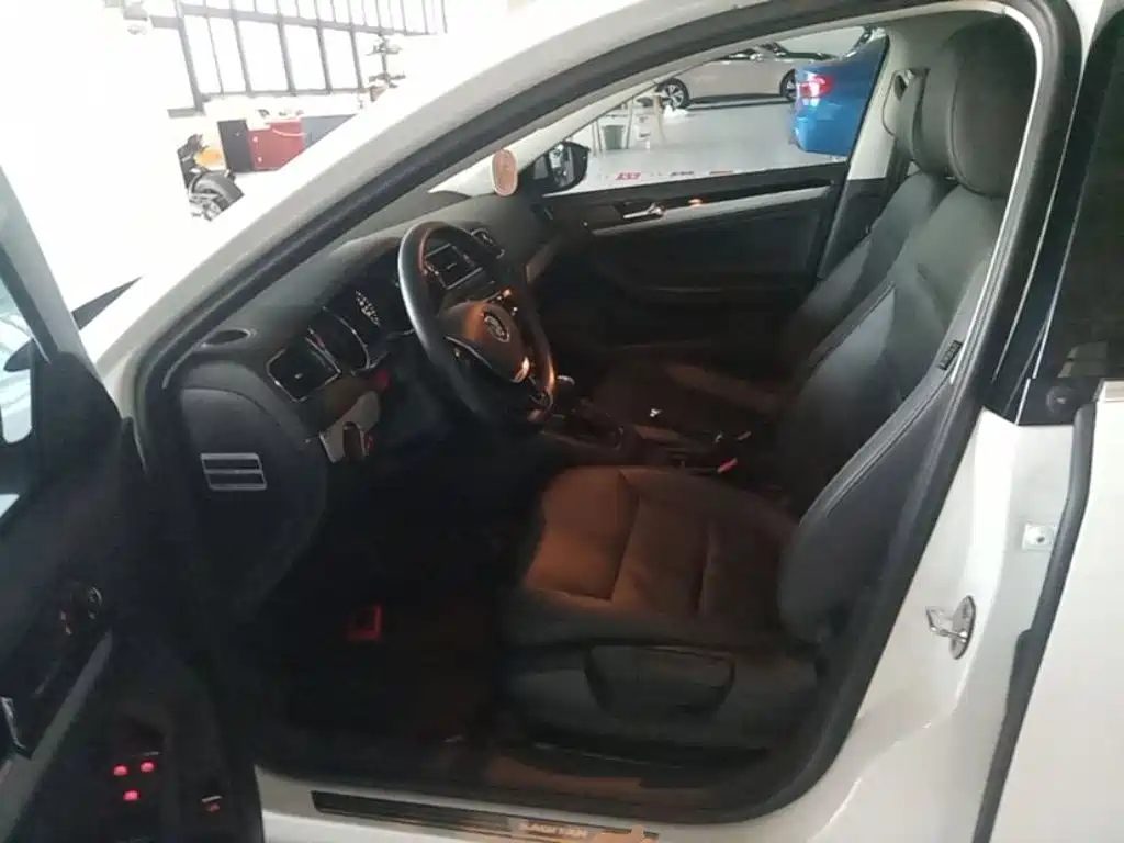 Volkswagen Sagitar — миниатюра 16