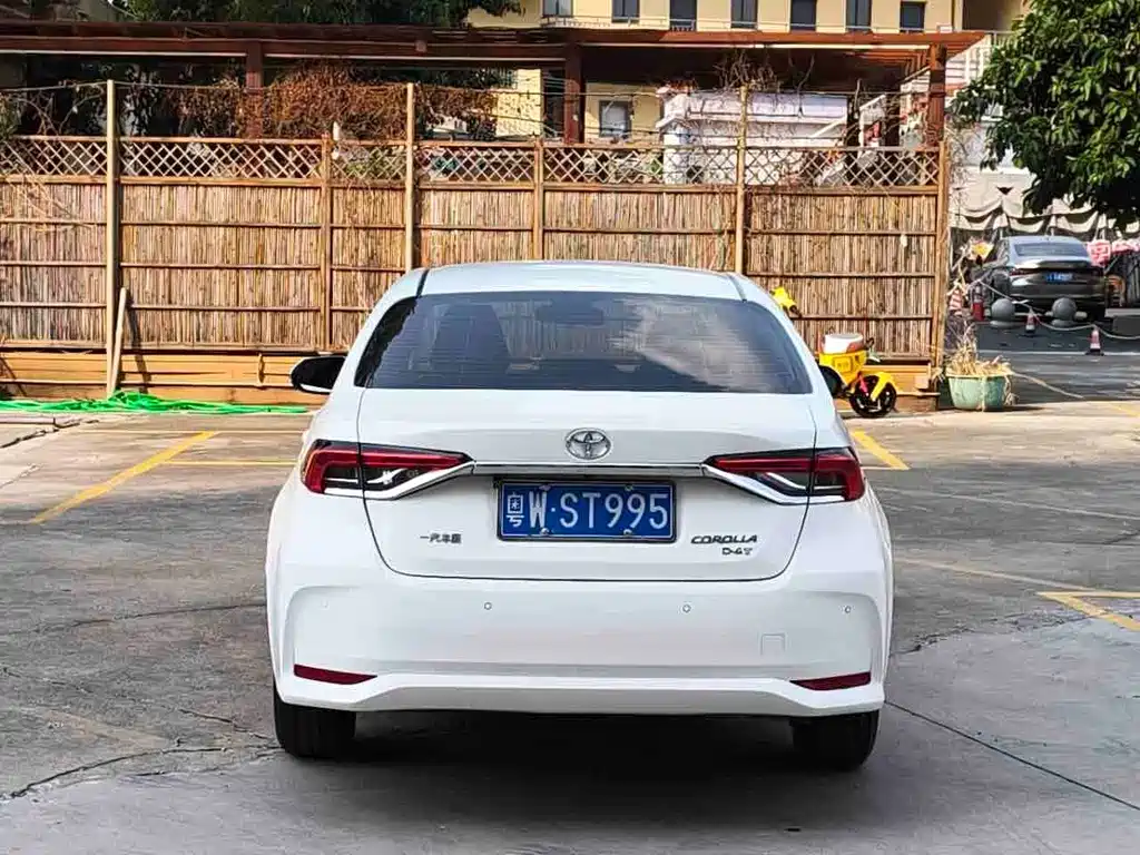 Toyota Corolla — миниатюра 5