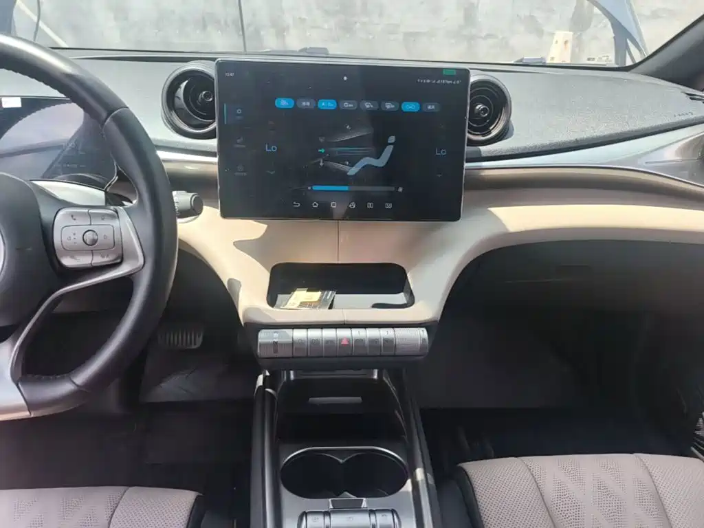BYD Dolphin — миниатюра 13