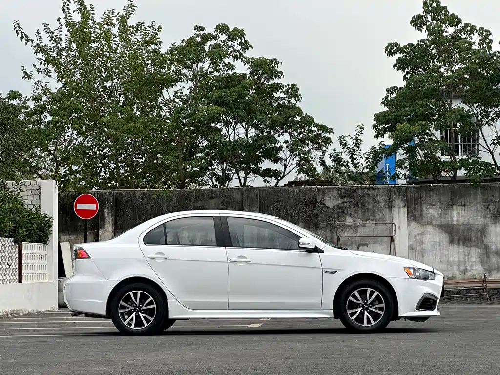 Mitsubishi Lancer EX — миниатюра 7