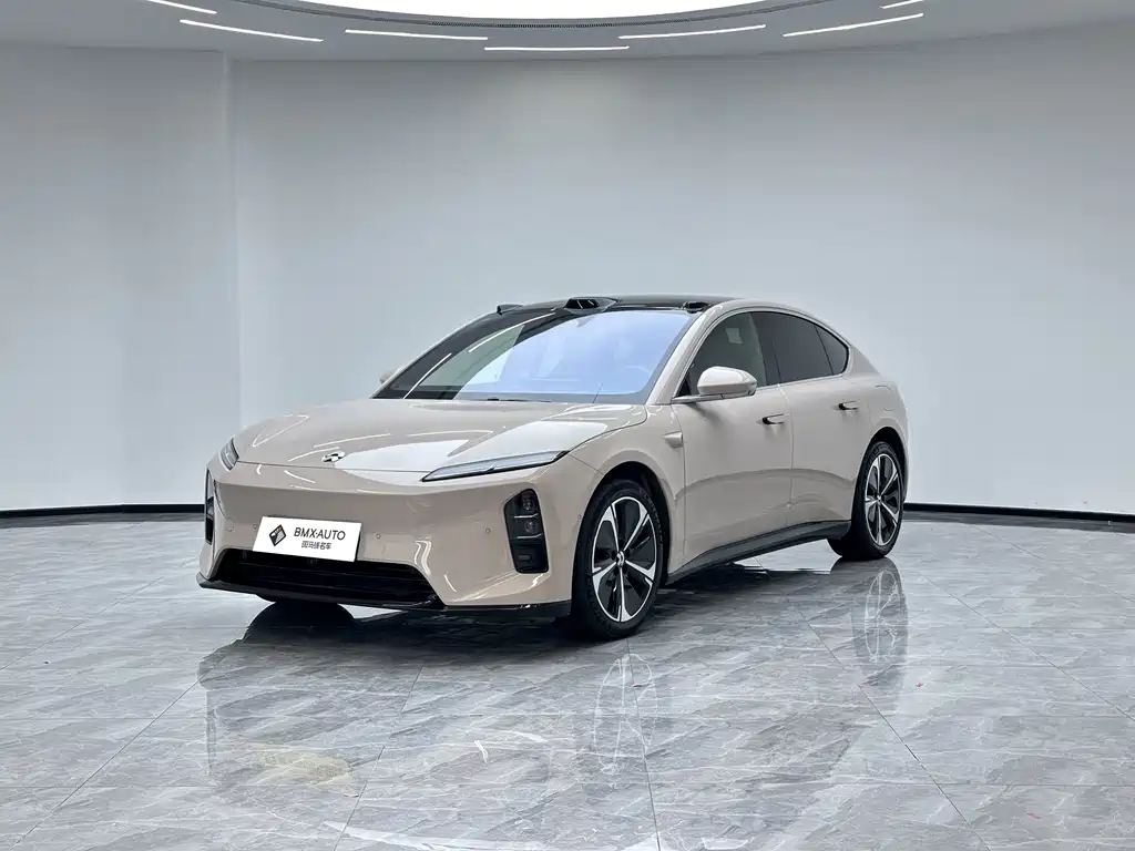 NIO ET5