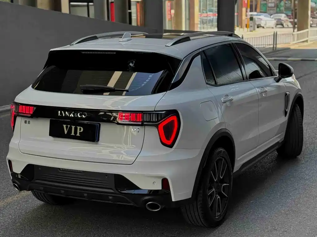 Lynk & Co 01 — миниатюра 4