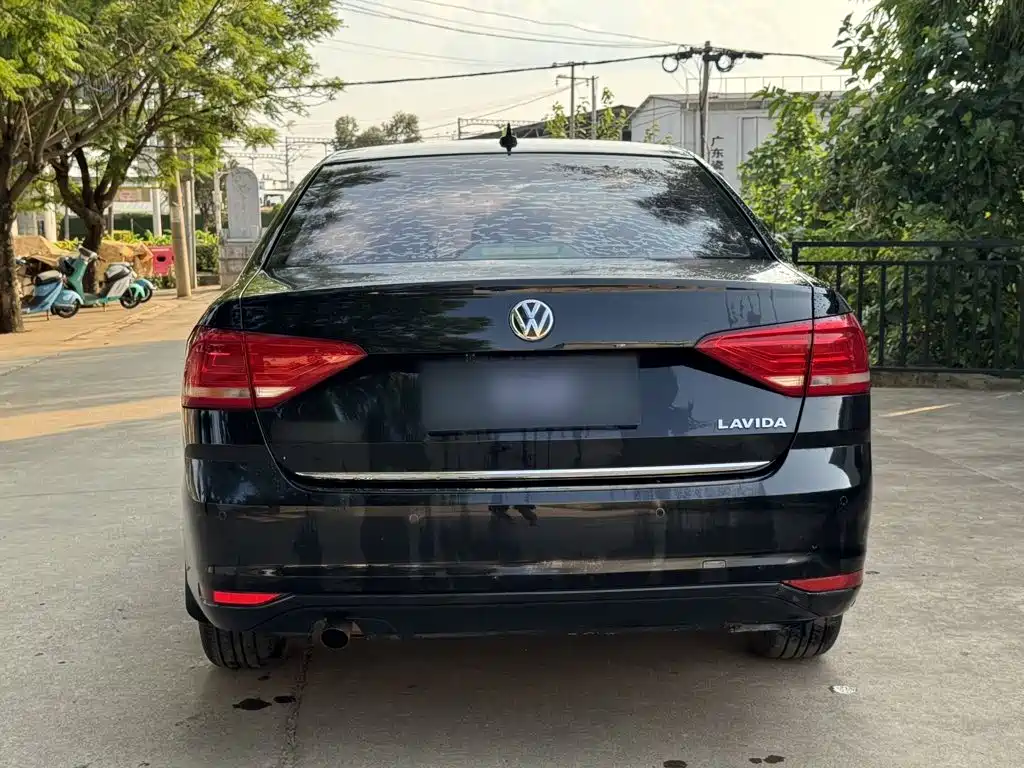 Volkswagen Lavida — миниатюра 6