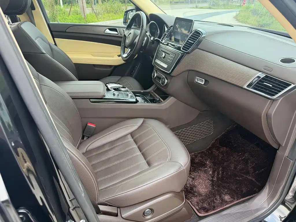 Mercedes-Benz GLS — миниатюра 6