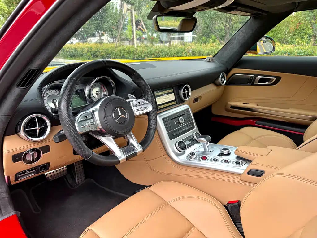 Mercedes-Benz SLS AMG — миниатюра 4