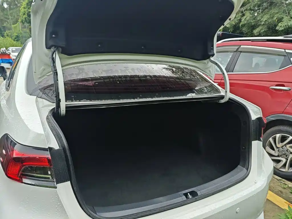 Toyota Corolla — миниатюра 19