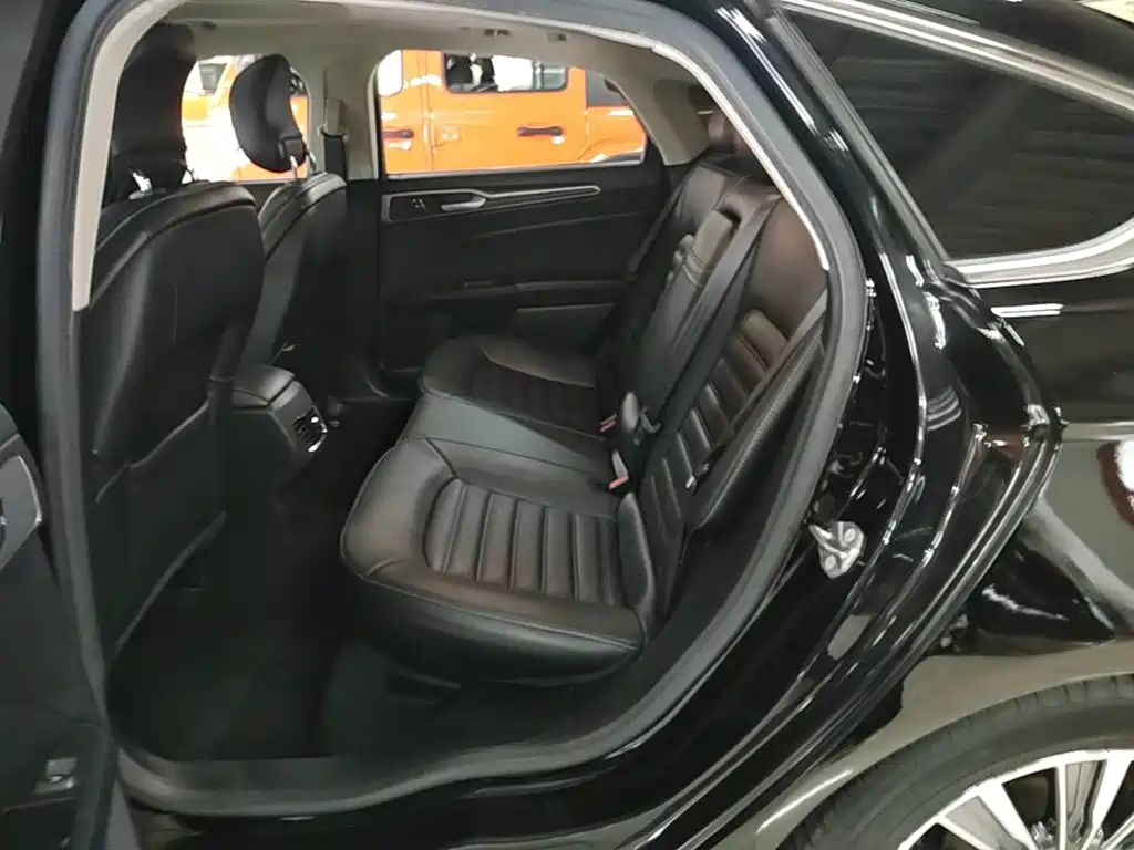 Ford Mondeo — миниатюра 17