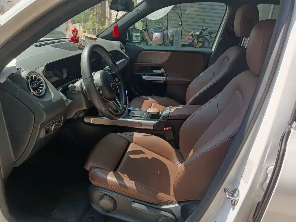 Mercedes-Benz GLB — миниатюра 7