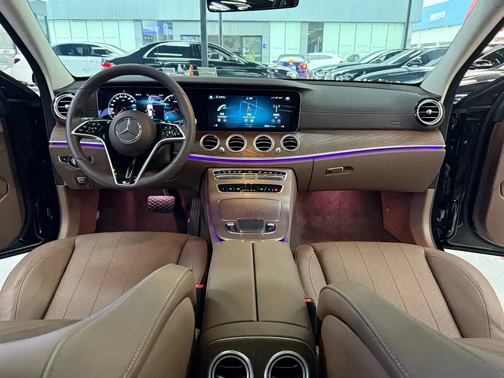 Mercedes-Benz E-Class — миниатюра 9