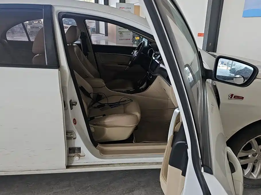 Geely Emgrand — миниатюра 8