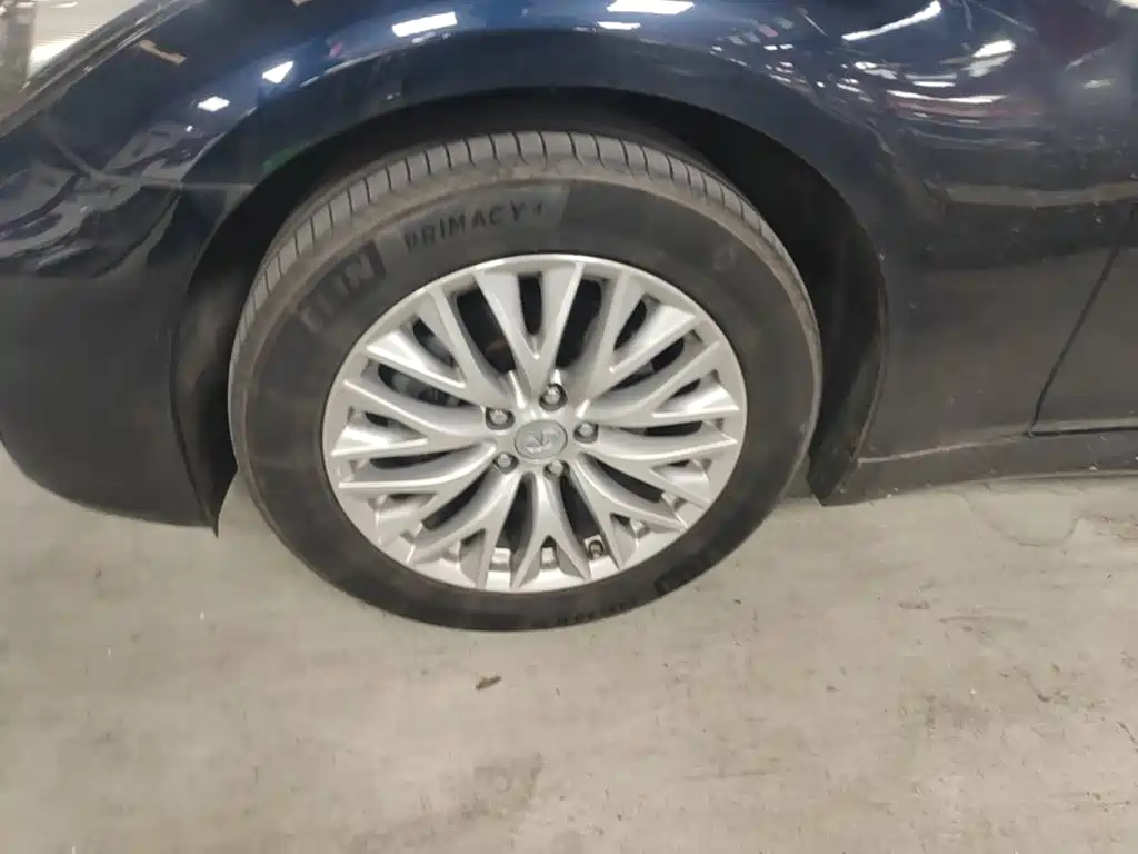 Infiniti Q70 — миниатюра 23