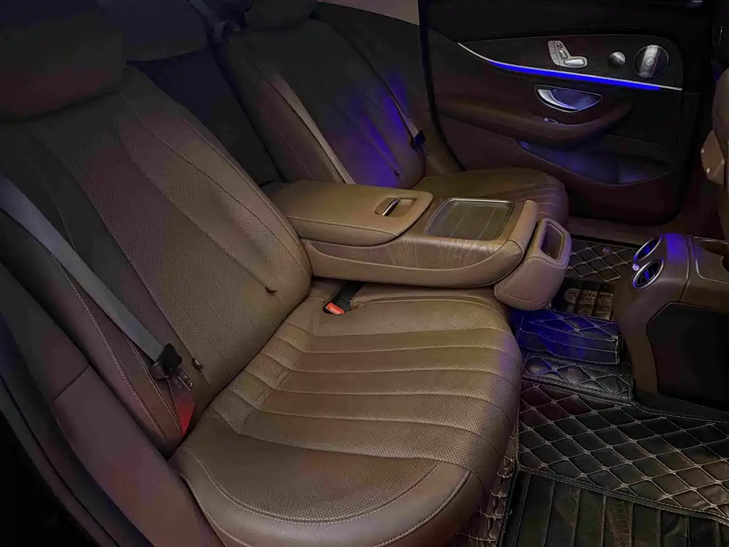 Mercedes-Benz E-Class — миниатюра 16