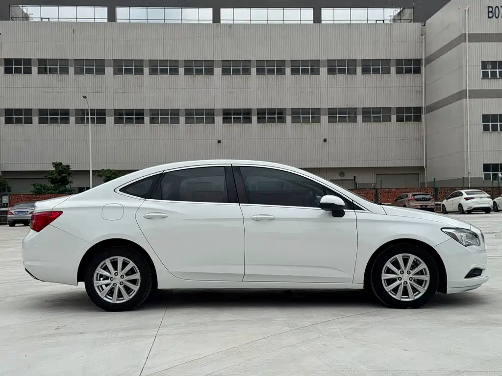 Buick Verano — миниатюра 4