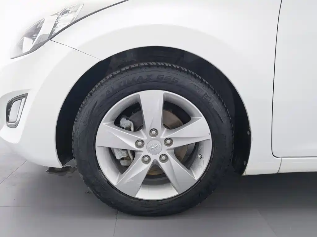 Hyundai Elantra Langdong — миниатюра 17