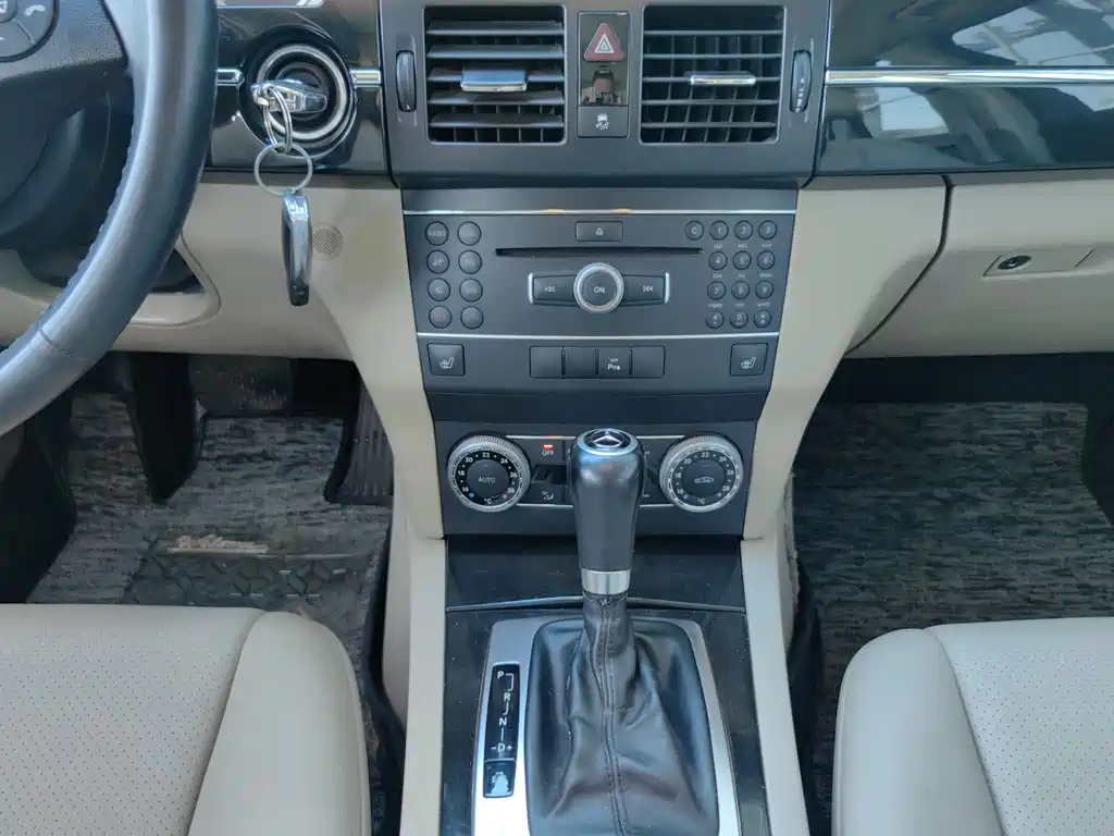 Mercedes-Benz GLK-Class (Import) — миниатюра 12
