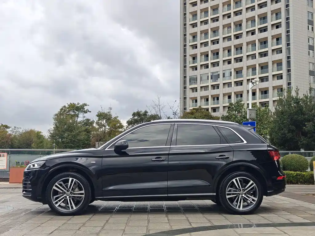 Audi Q5L — миниатюра 6