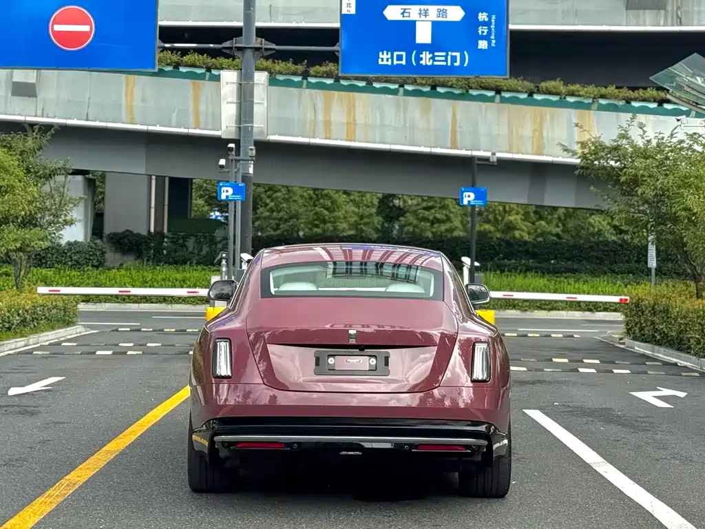 Rolls-Royce Phantom — миниатюра 8