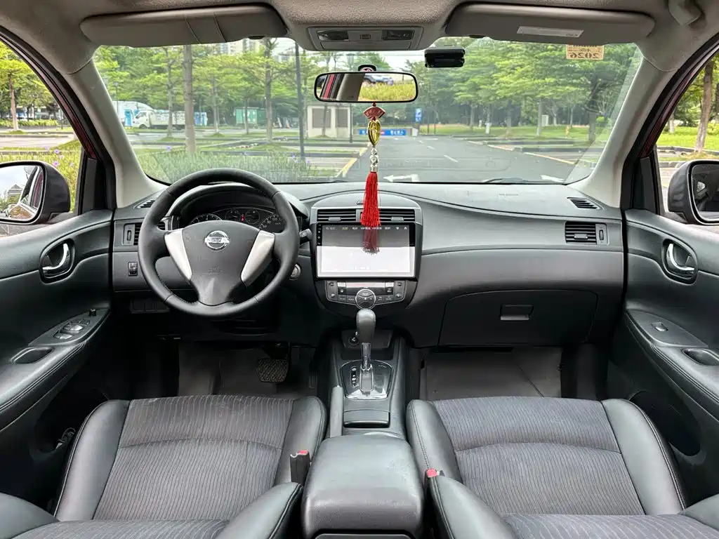 Nissan Tiida — миниатюра 7