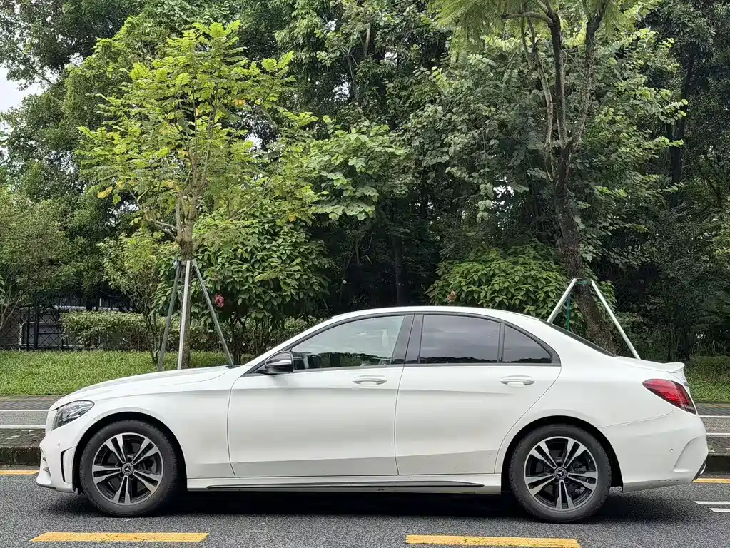 Mercedes-Benz C-Class — миниатюра 3