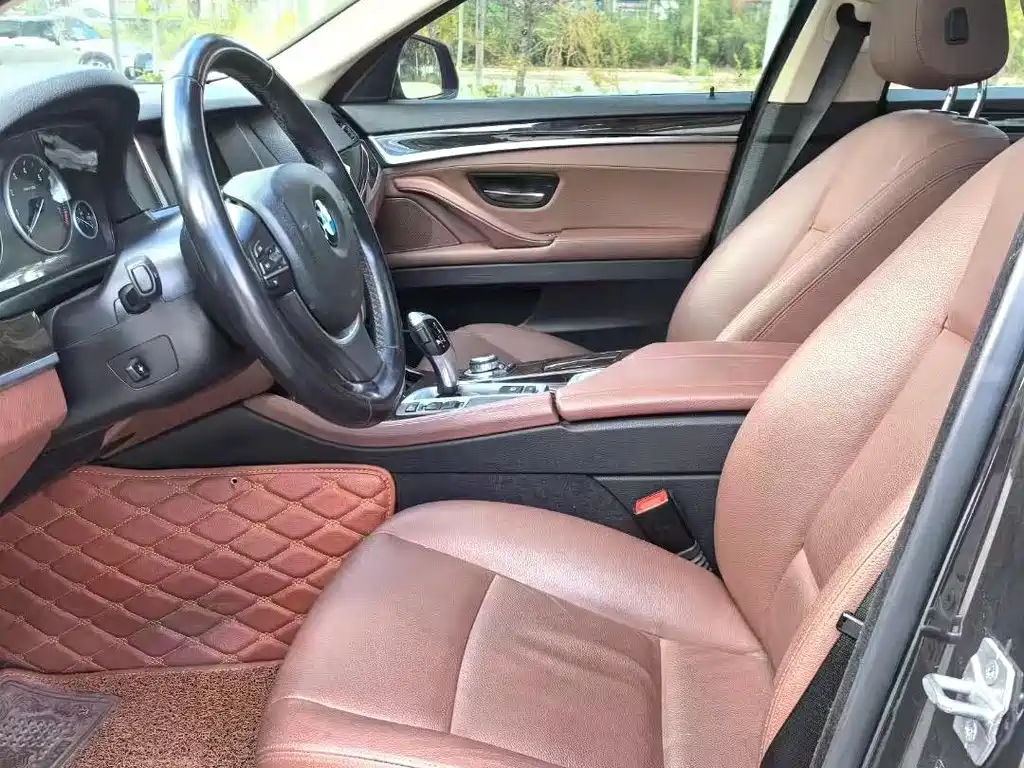 BMW 5 Series — миниатюра 16