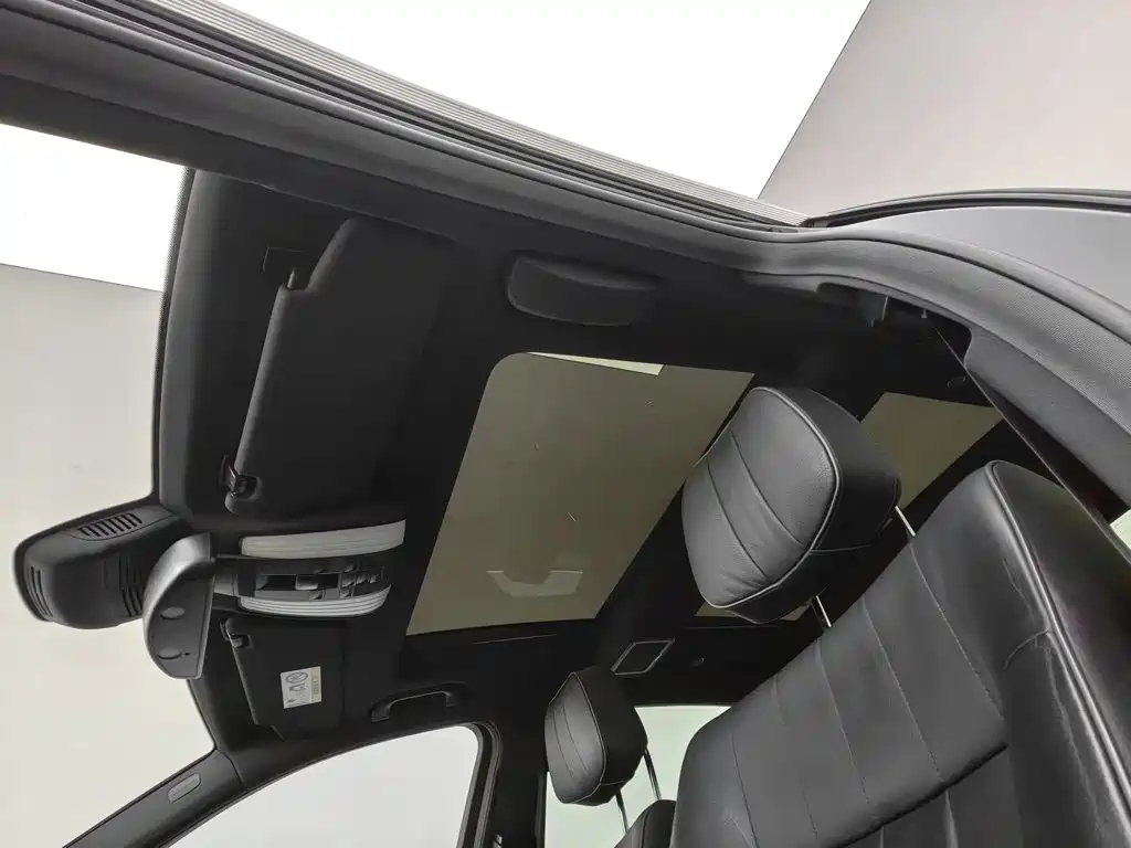 Mercedes-Benz E-Class — миниатюра 14