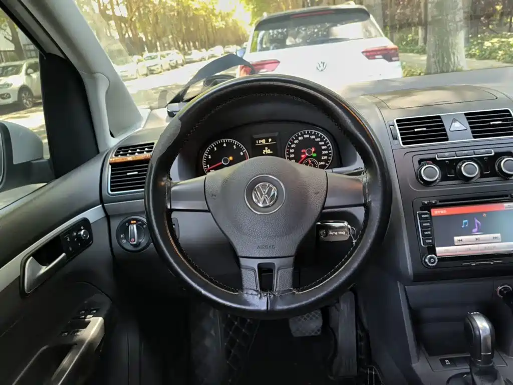 Volkswagen Touran — миниатюра 6